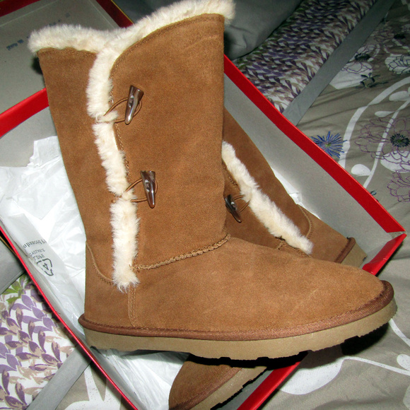 Sonoma Shoes - Womens NEW IN BOX Tan Fur Lined Boots Warm and FUN